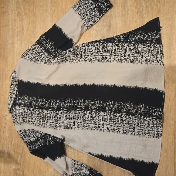 Habitat Button Down Abstract Oversized Top Sz L - Picture 8 of 9